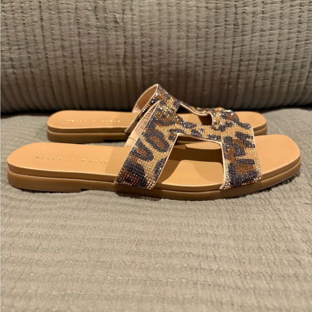 Kelly & Katie leopard print with glitter or rhinestone slip on flats women’s 9